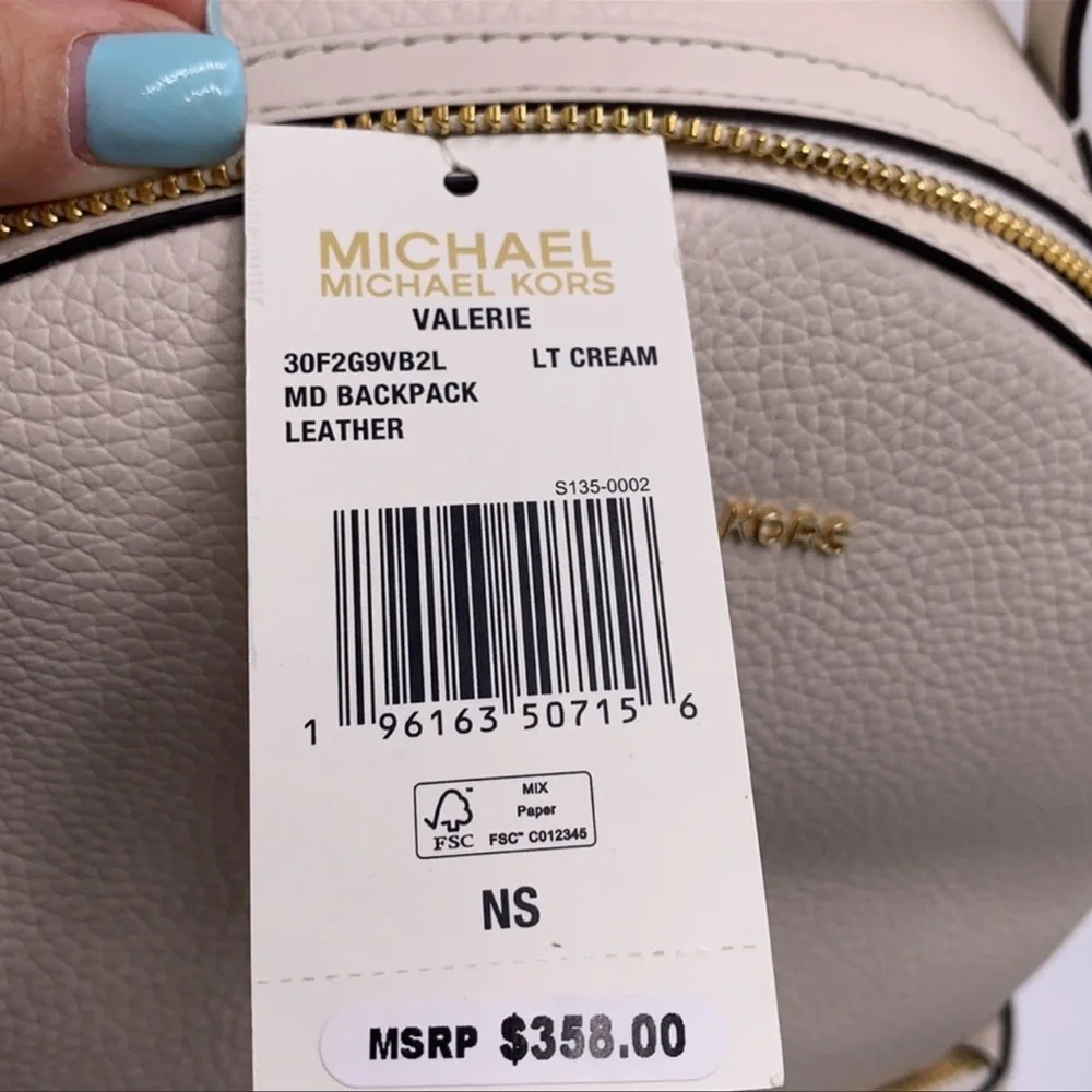 Michael Kors Women's Valerie Medium Pebbled Leather Backpack
Light Cream
NWT - Picture 10 of 16